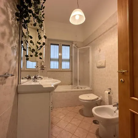 Renza House Chiaia Neapol