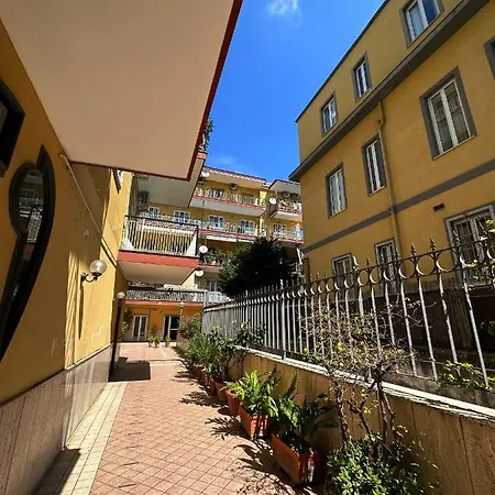 Renza House Chiaia Apartmán Neapol