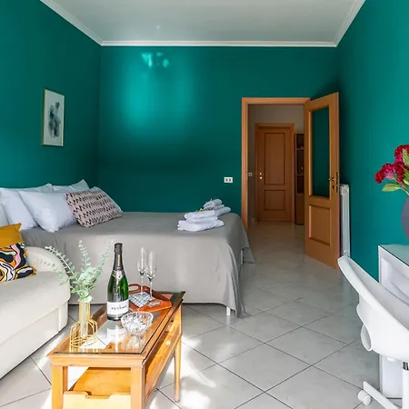 Renza House Chiaia Διαμέρισμα
